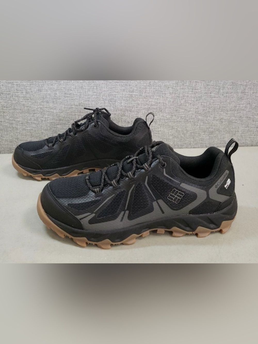 Columbia Men's Black Athletic Trail Shoes with Gum Outsole
